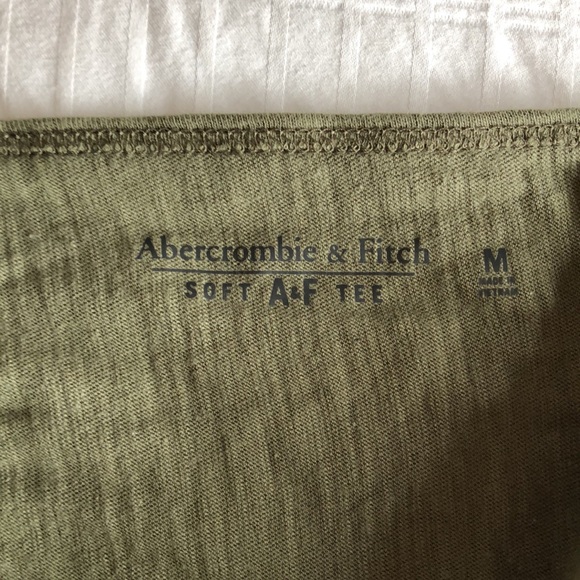 Abercrombie open back tee ❤️ - Picture 3 of 3